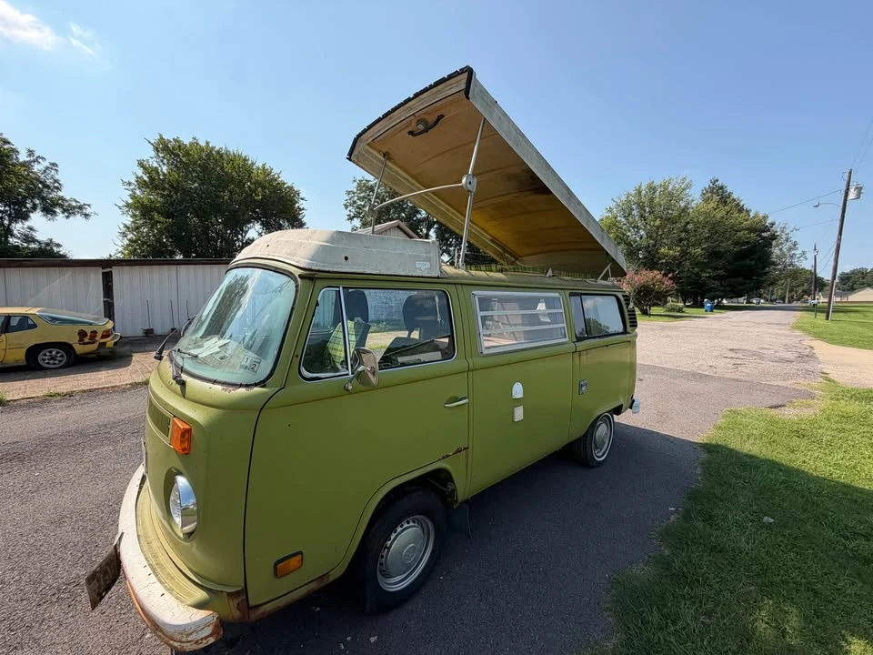 1977 Volkswagen Bay-Window Bus - Image 9 of 20