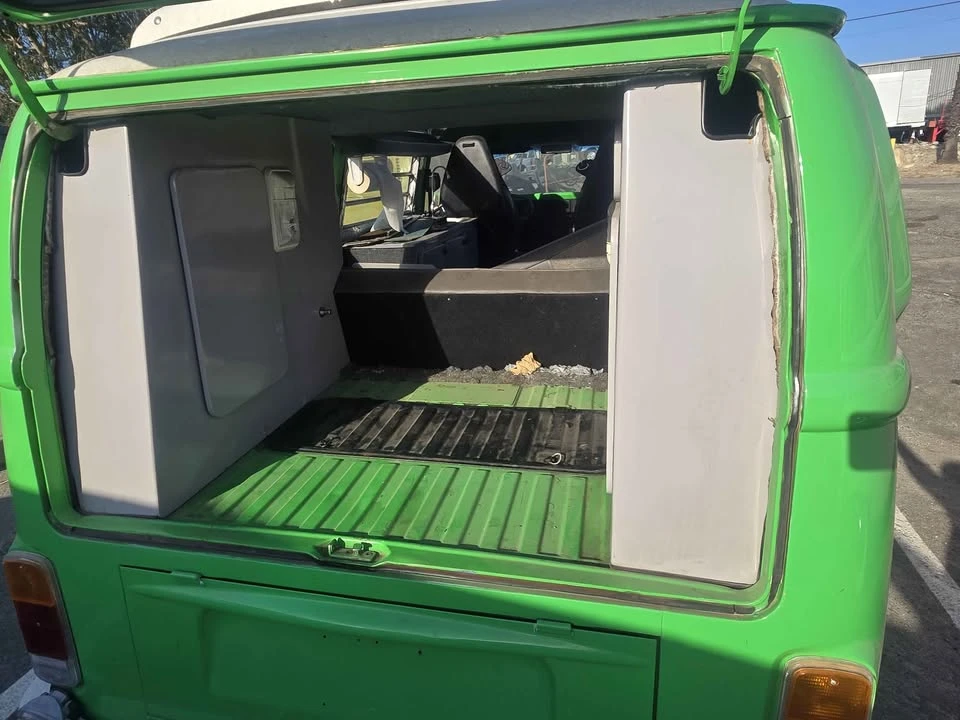 1977 Volkswagen Bay-Window Bus - Image 3 of 11