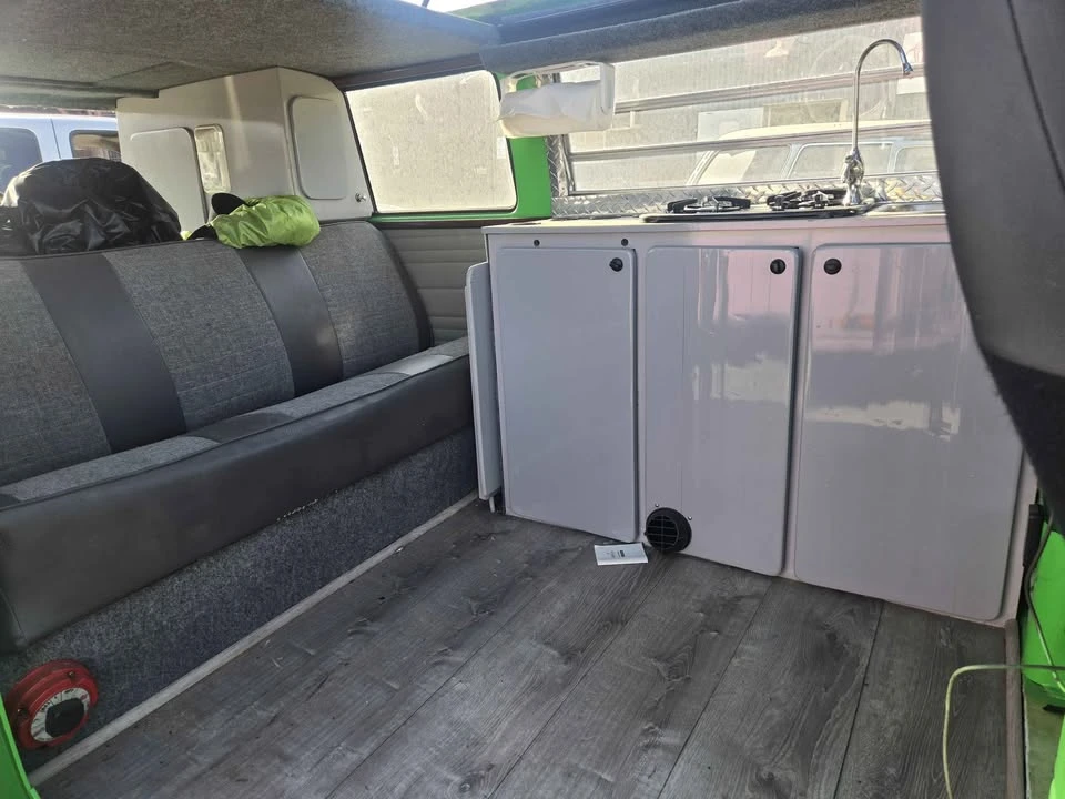 1977 Volkswagen Bay-Window Bus - Image 4 of 11