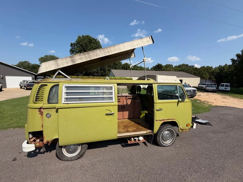 1977 Volkswagen Bay-Window Bus - Image 8 of 20