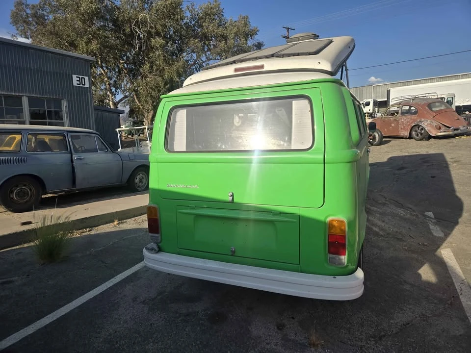 1977 Volkswagen Bay-Window Bus - Image 2 of 11