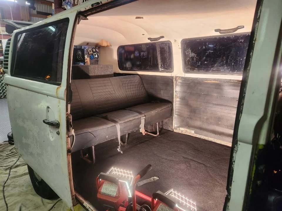 1977 Volkswagen Bay-Window Bus - Image 2 of 5