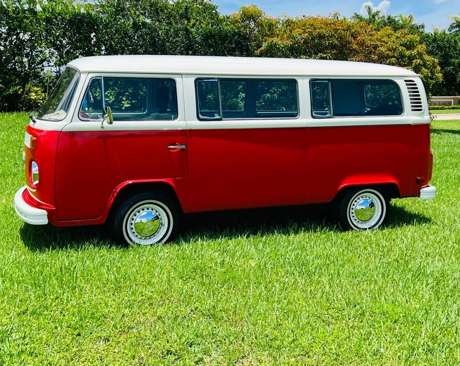 1977 Volkswagen Bay-Window Bus - Image 3 of 20