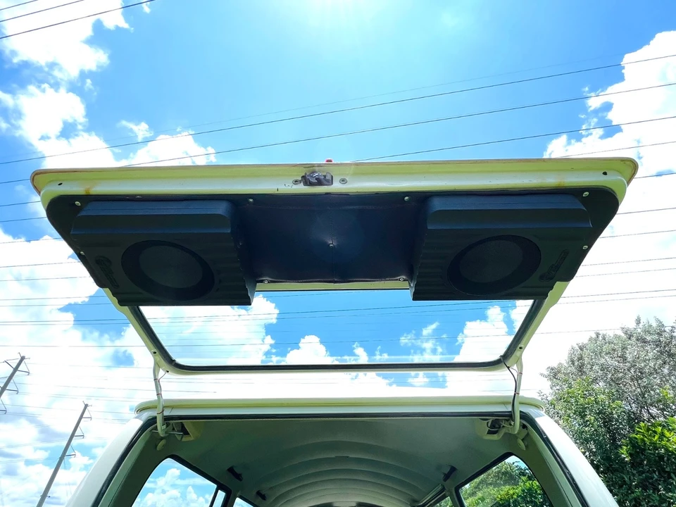 1977 Volkswagen Bay-Window Bus - Image 8 of 20