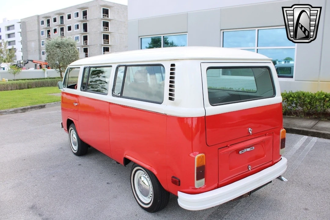 1977 Volkswagen Bay-Window Bus - Image 5 of 21