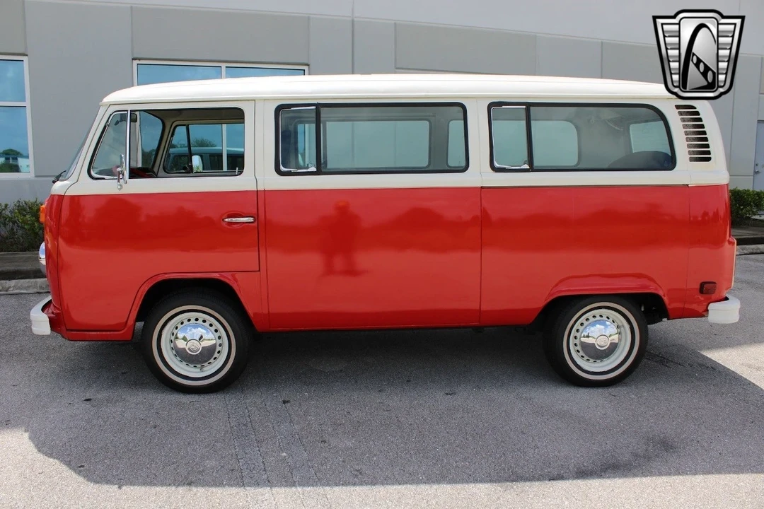 1977 Volkswagen Bay-Window Bus - Image 4 of 21
