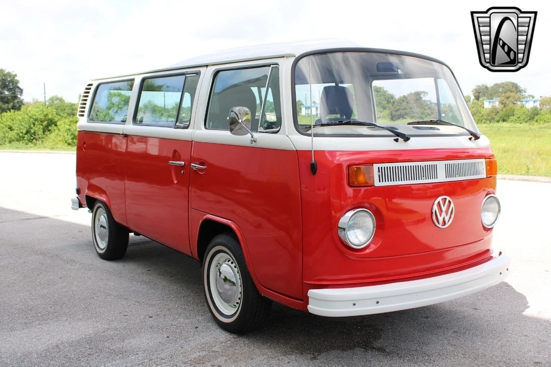 1977 Volkswagen Bay-Window Bus - Image 10 of 21