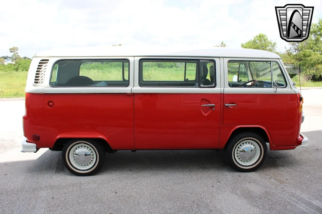 1977 Volkswagen Bay-Window Bus - Image 9 of 21