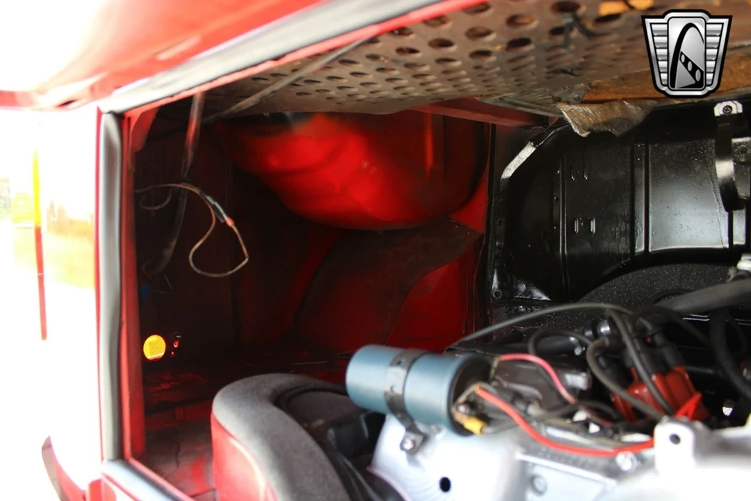1977 Volkswagen Bay-Window Bus - Image 19 of 21