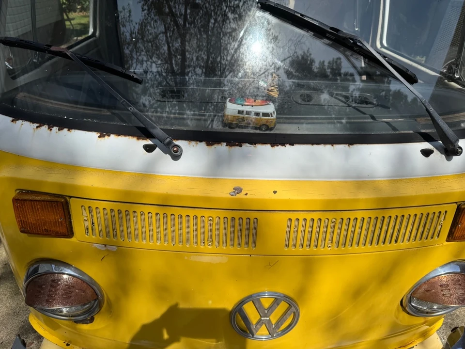 1977 Volkswagen Bay-Window Bus - Image 7 of 9