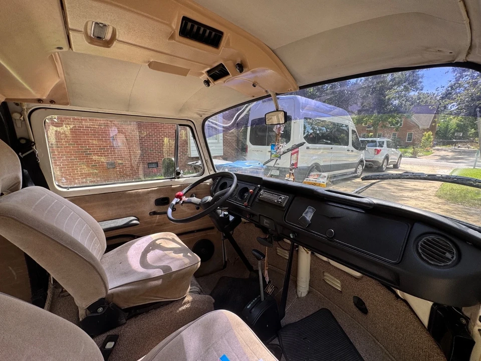 1977 Volkswagen Bay-Window Bus - Image 4 of 9