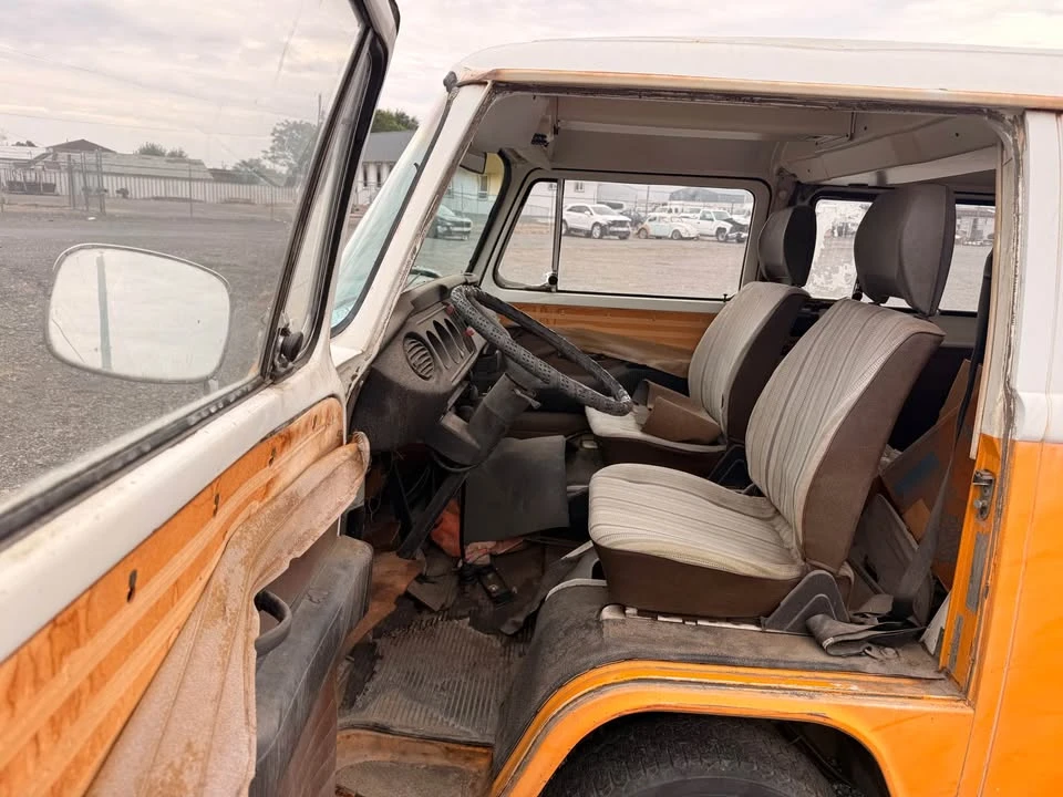 1977 Volkswagen Bay-Window Bus - Image 5 of 13