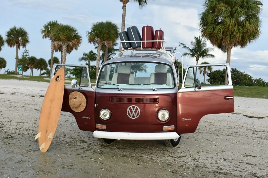 1977 Volkswagen Bay-Window Bus - Image 6 of 12