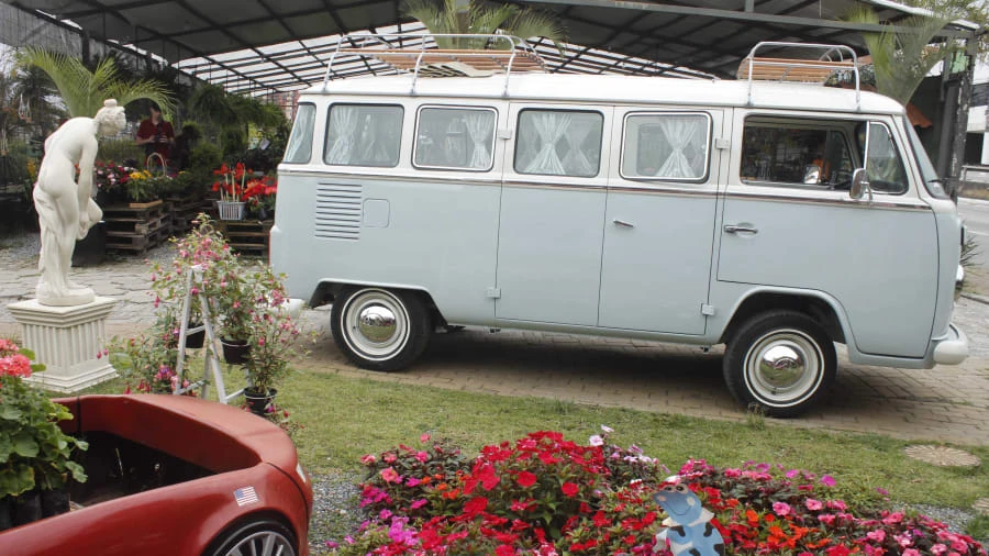 1977 Volkswagen Bay-Window Bus - Image 7 of 16