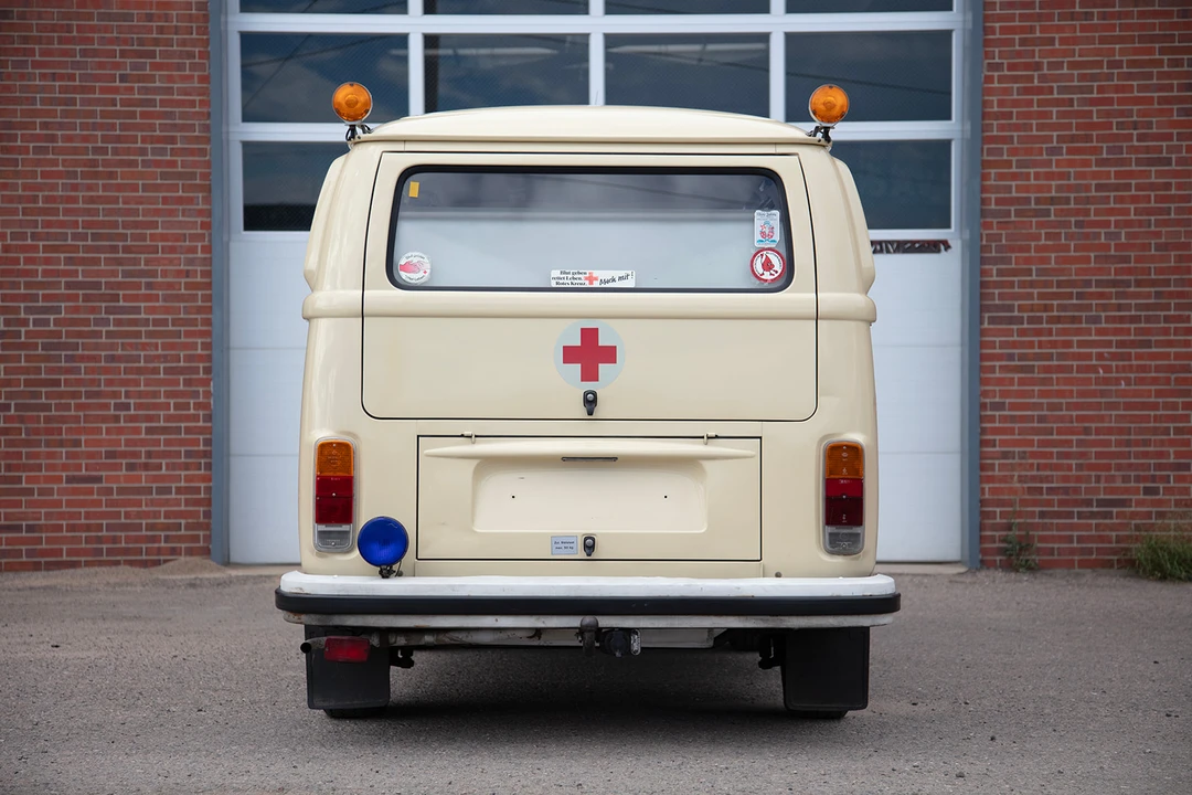 1977 Volkswagen Bay-Window Bus - Image 2 of 31