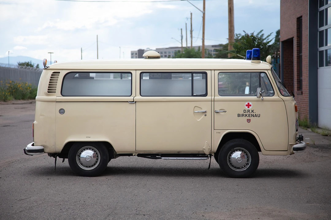 1977 Volkswagen Bay-Window Bus - Image 13 of 31