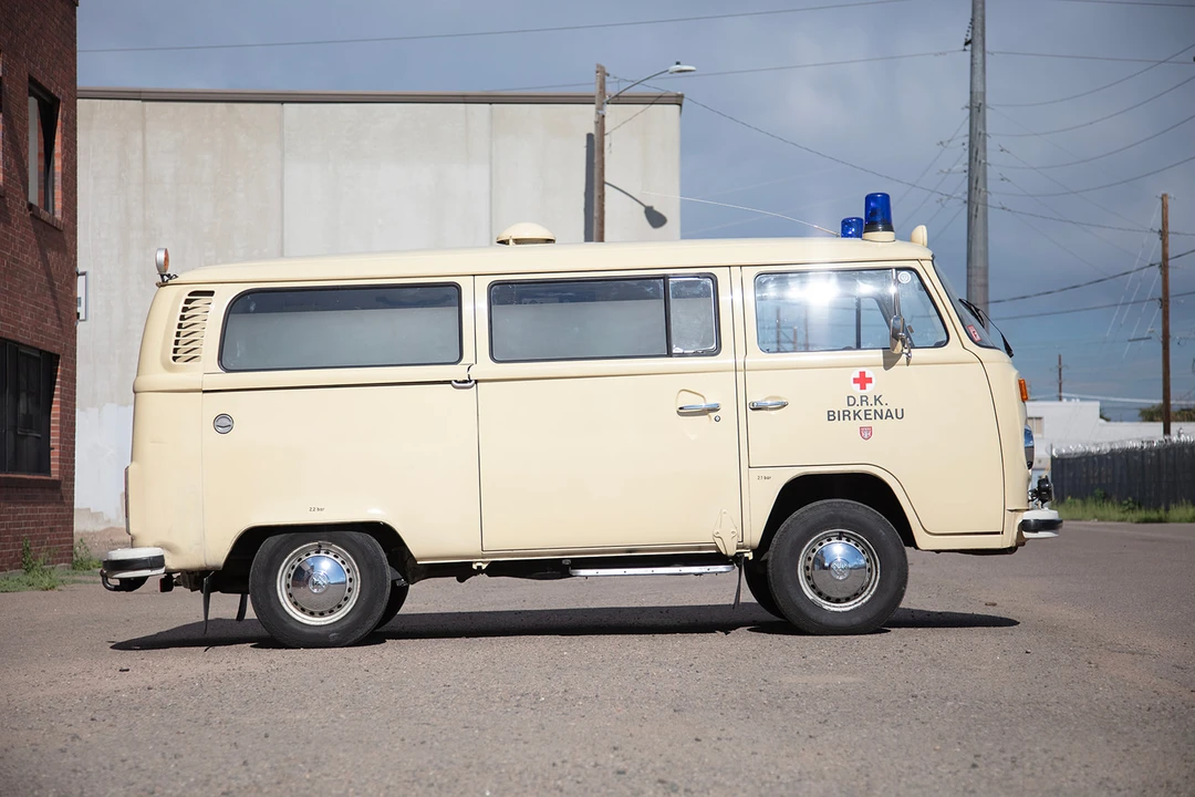 1977 Volkswagen Bay-Window Bus - Image 21 of 31