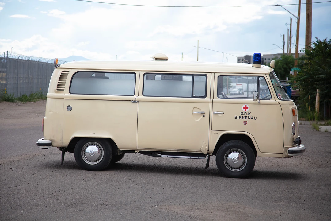 1977 Volkswagen Bay-Window Bus - Image 11 of 31