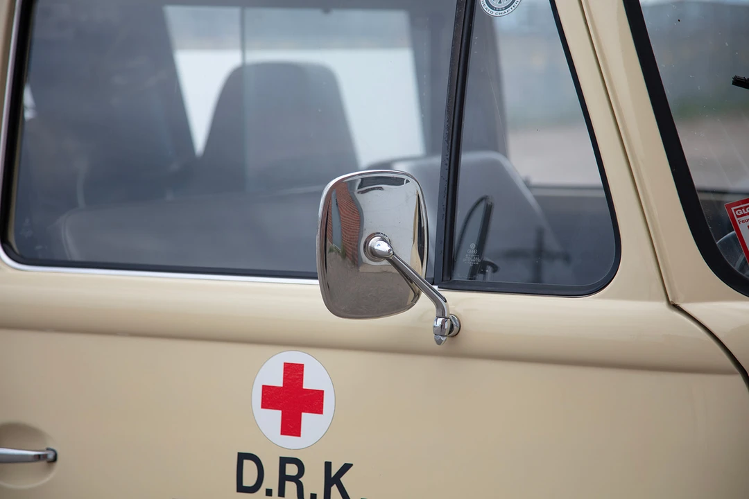 1977 Volkswagen Bay-Window Bus - Image 30 of 31