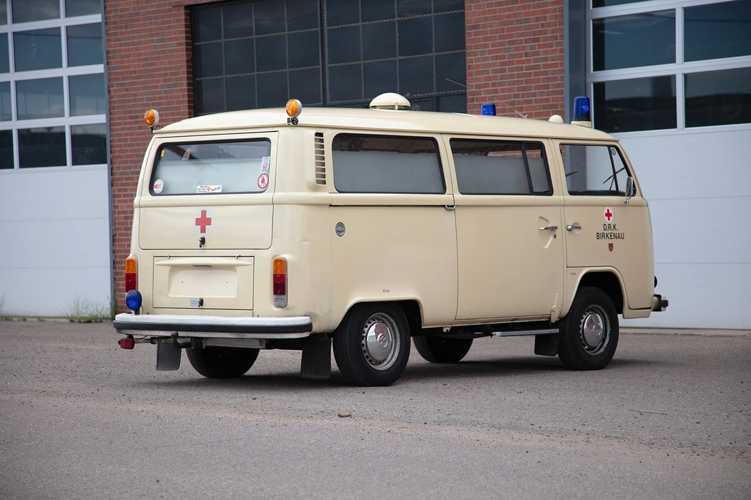 1977 Volkswagen Bay-Window Bus - Image 5 of 31