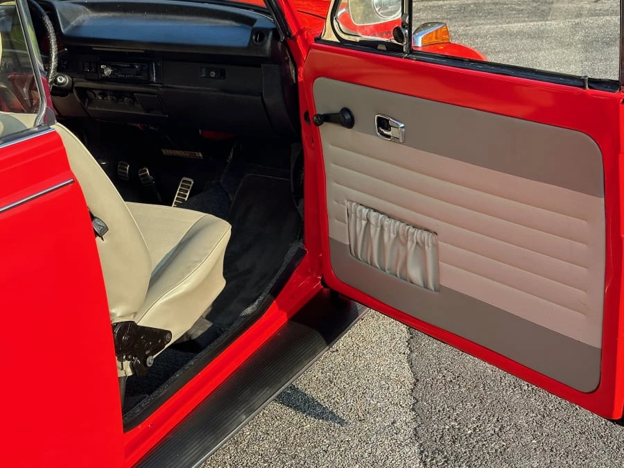 1977 Volkswagen Super Beetle - Image 18 of 31