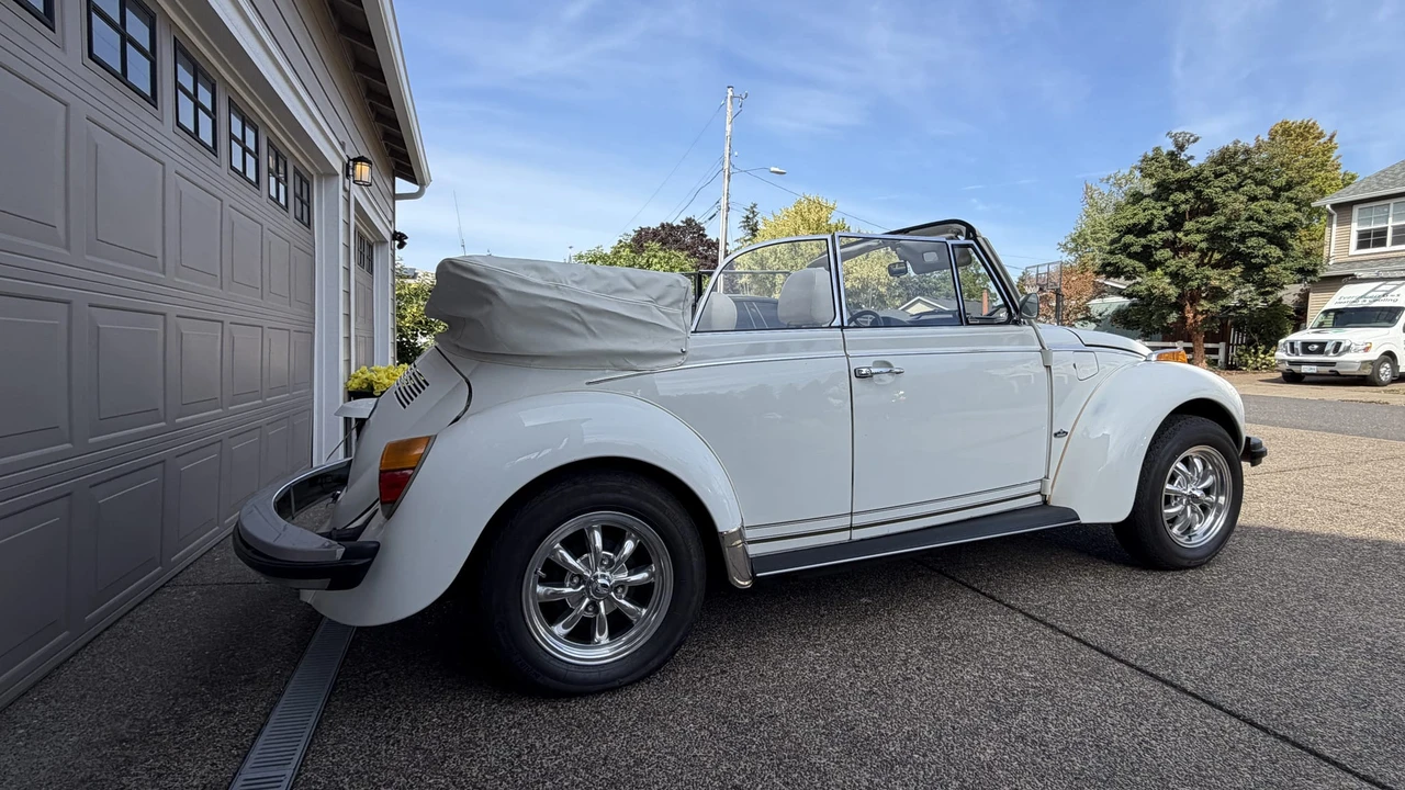 1977 Volkswagen Super Beetle - Image 16 of 31