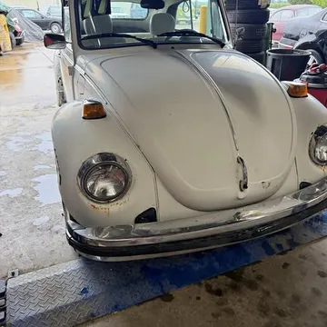 1977 Volkswagen Super Beetle Convertible