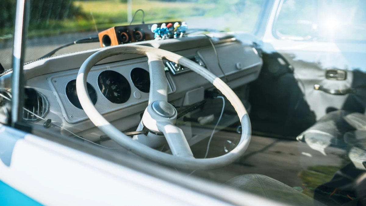 1977 Volkswagen Bay-Window Camper - Image 24 of 30