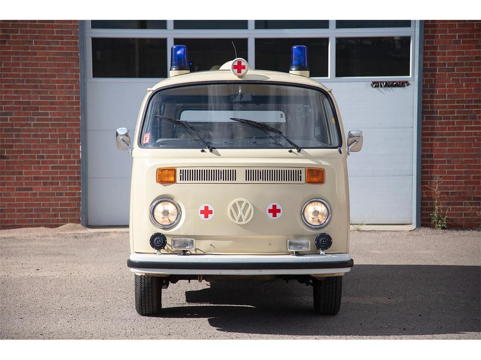 1977 Volkswagen Bay-Window Bus - Image 2 of 31