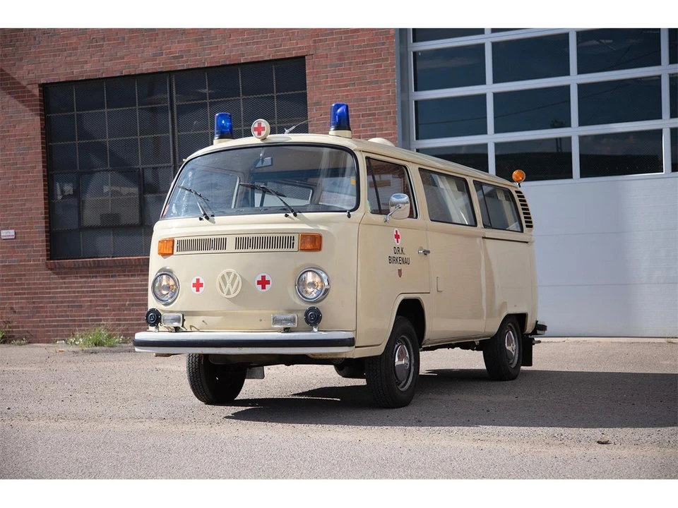 1977 Volkswagen Bay-Window Bus - Image 10 of 31