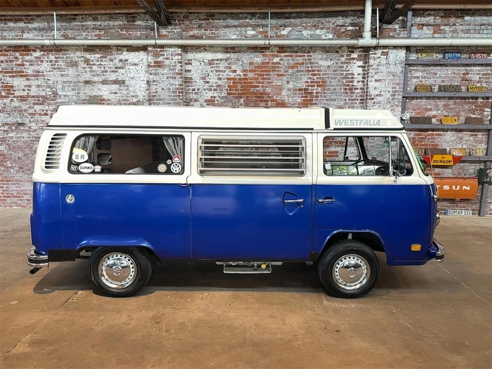 1977 Volkswagen Bay-Window Bus - Image 2 of 31
