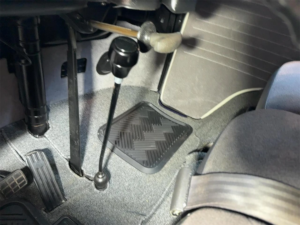1977 Volkswagen Bay-Window Bus - Image 18 of 31