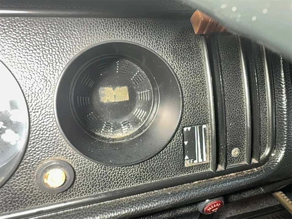 1977 Volkswagen Bay-Window Bus - Image 20 of 31