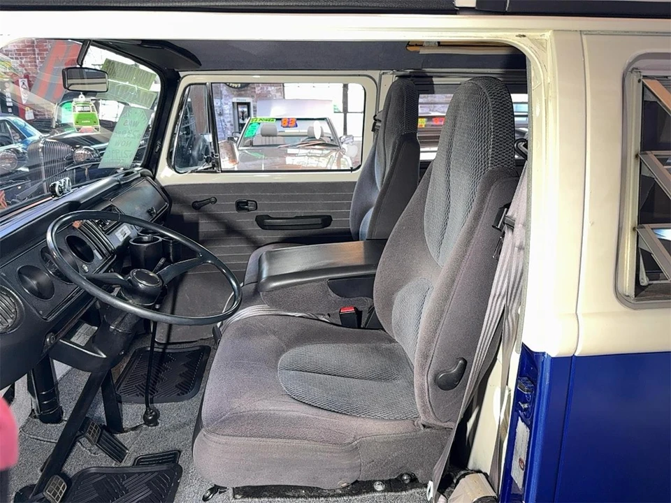 1977 Volkswagen Bay-Window Bus - Image 15 of 31