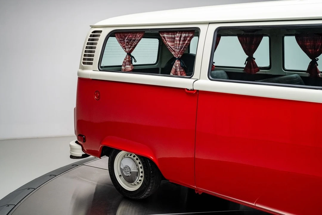 1977 Volkswagen Bay-Window Bus - Image 31 of 31