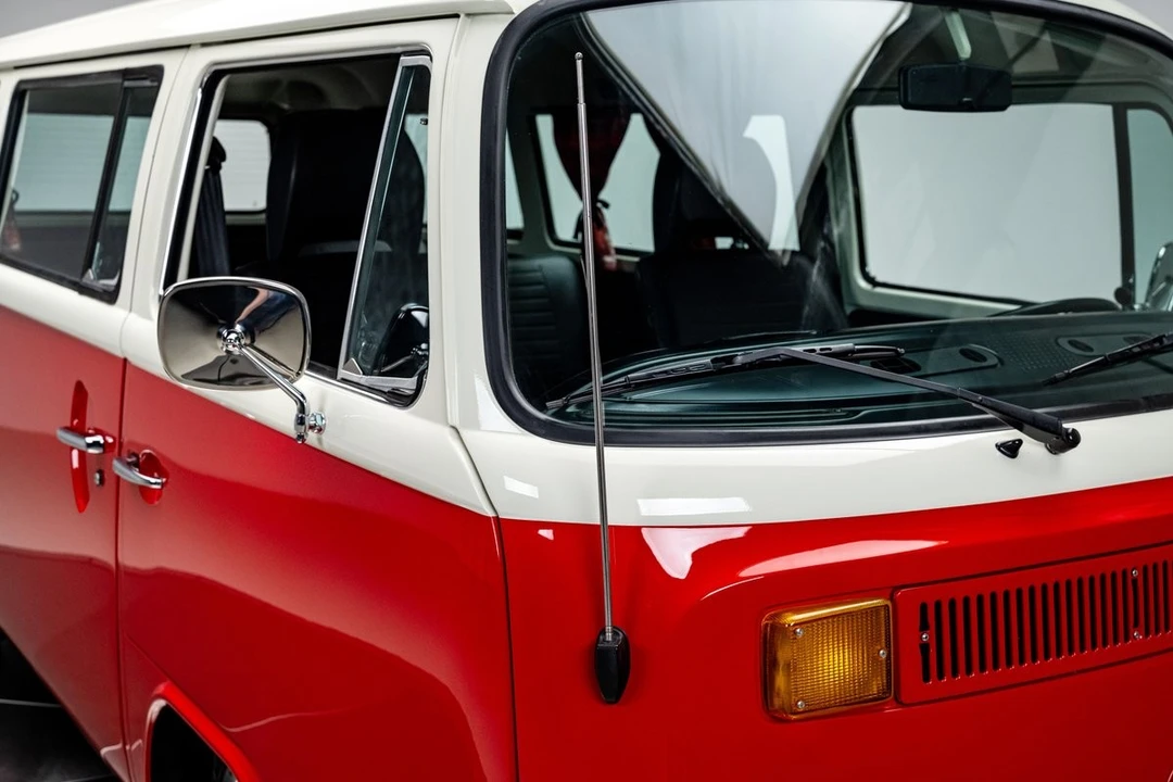 1977 Volkswagen Bay-Window Bus - Image 14 of 31