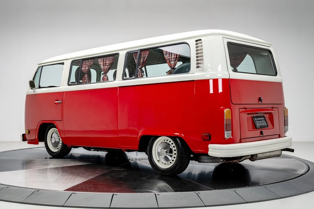 1977 Volkswagen Bay-Window Bus - Image 24 of 31