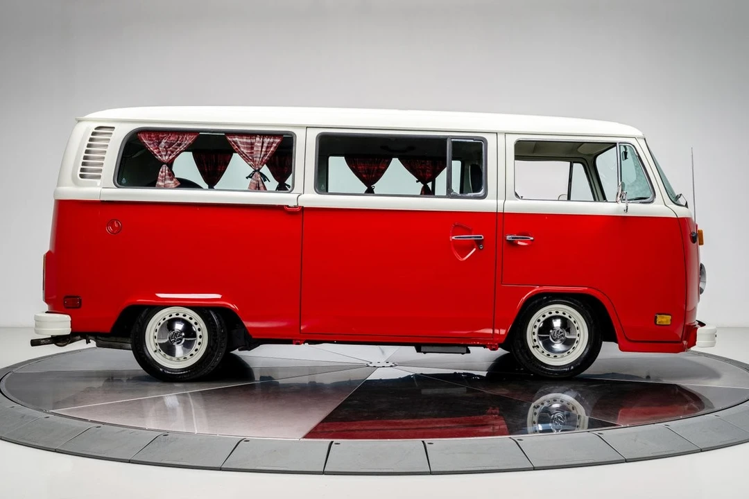 1977 Volkswagen Bay-Window Bus - Image 19 of 31