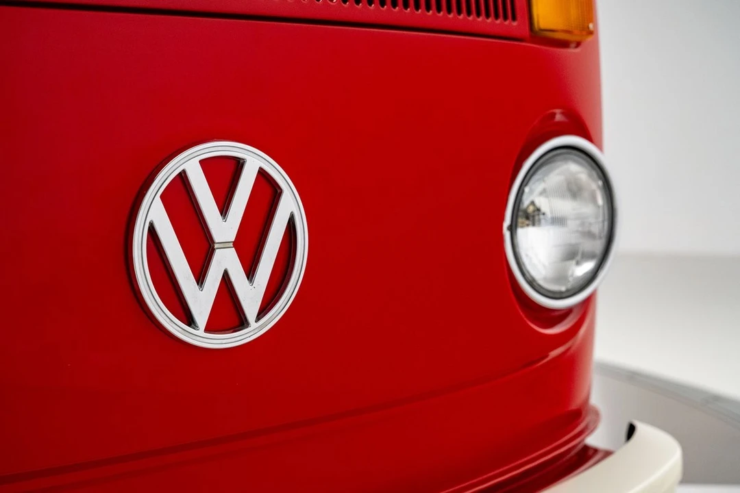 1977 Volkswagen Bay-Window Bus - Image 16 of 31