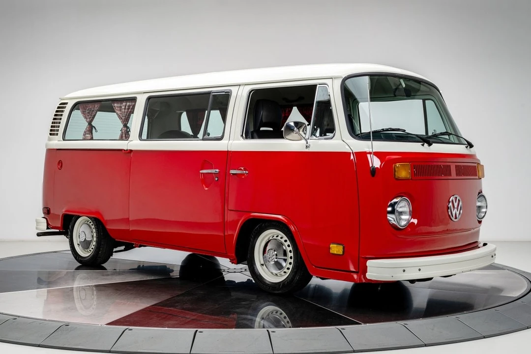 1977 Volkswagen Bay-Window Bus - Image 11 of 31