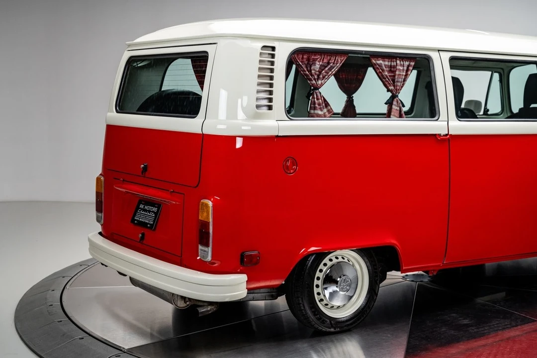 1977 Volkswagen Bay-Window Bus - Image 25 of 31