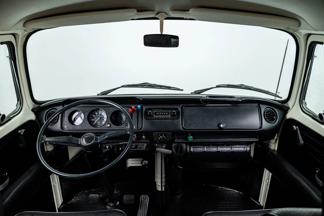 1977 Volkswagen Bay-Window Bus - Image 3 of 31