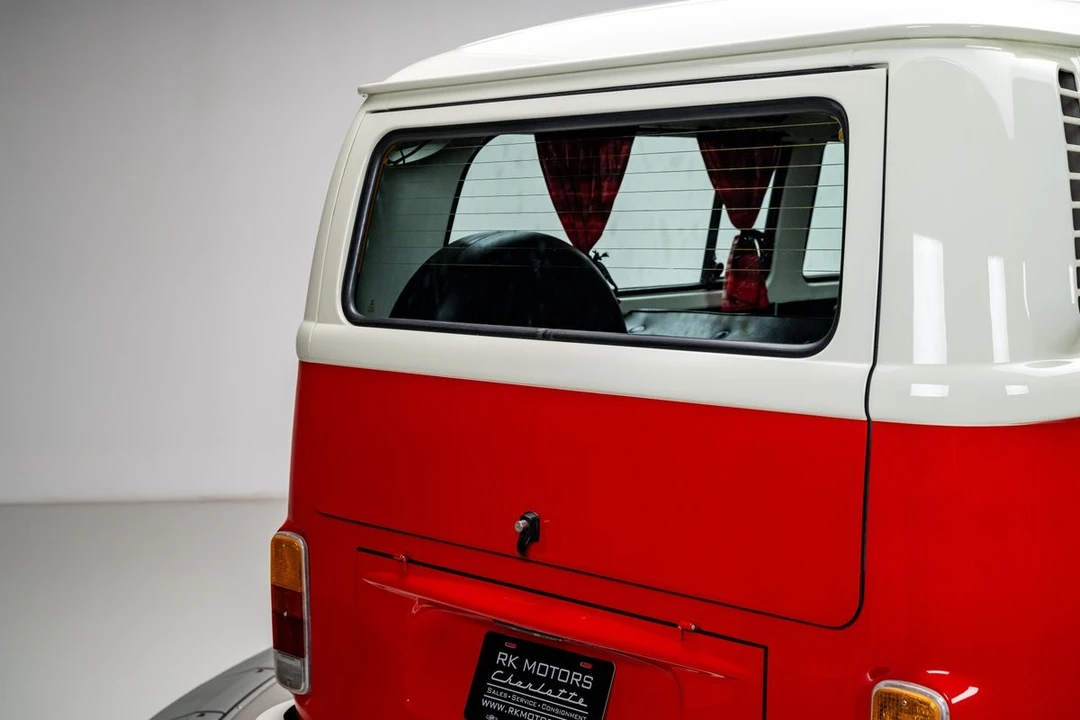 1977 Volkswagen Bay-Window Bus - Image 26 of 31