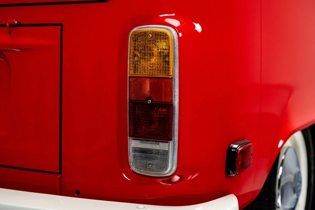 1977 Volkswagen Bay-Window Bus - Image 28 of 31