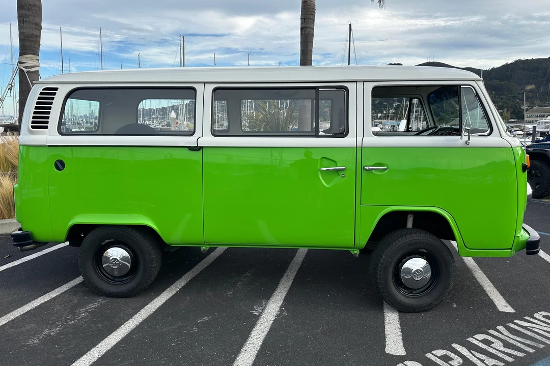 1977 Volkswagen Bay-Window Bus - Image 3 of 31