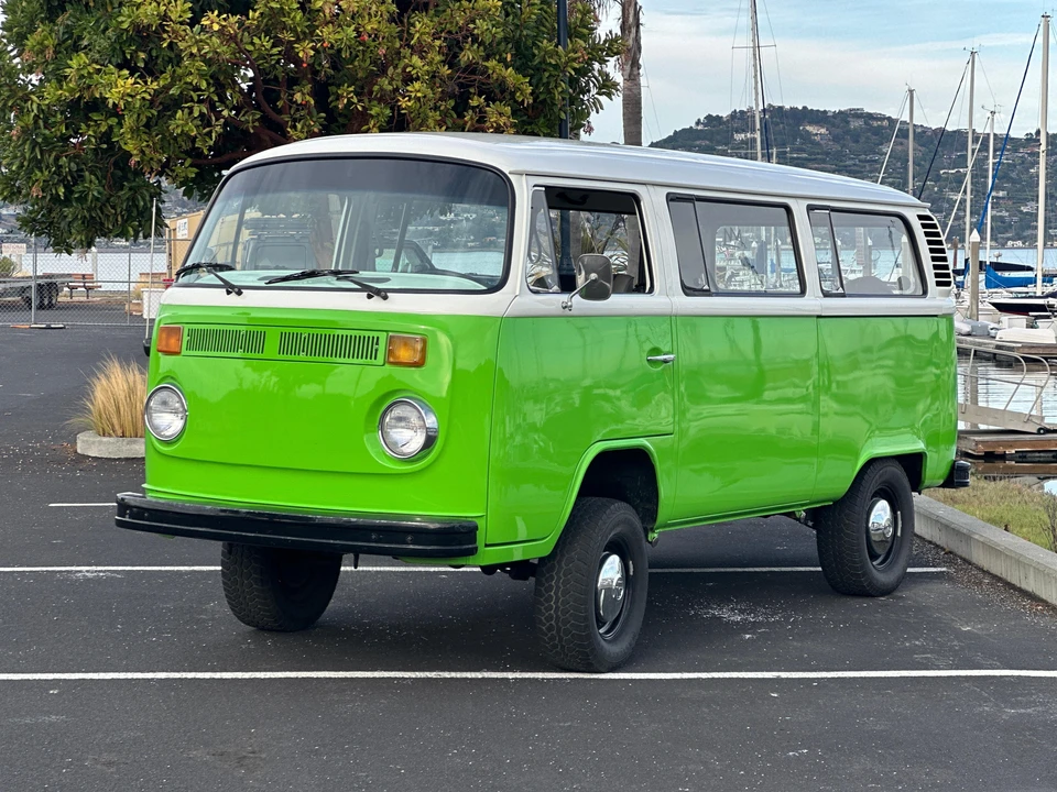 1977 Volkswagen Bay-Window Bus - Image 11 of 31