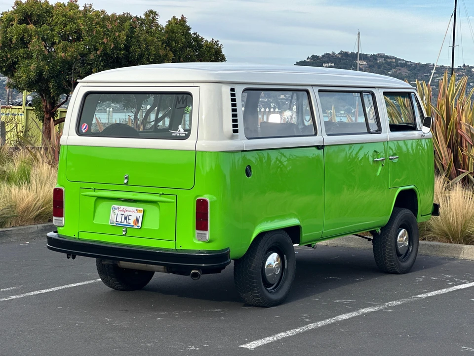 1977 Volkswagen Bay-Window Bus - Image 27 of 31