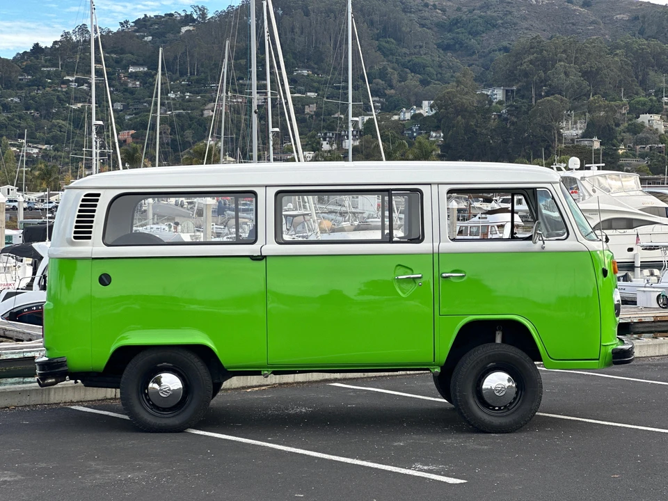 1977 Volkswagen Bay-Window Bus - Image 28 of 31