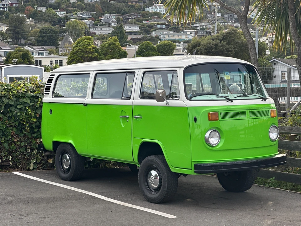 1977 Volkswagen Bay-Window Bus - Image 30 of 31