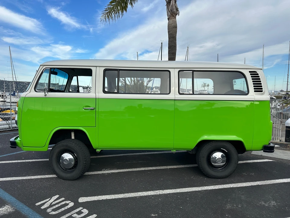 1977 Volkswagen Bay-Window Bus - Image 17 of 31